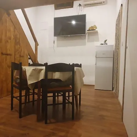 Elo *